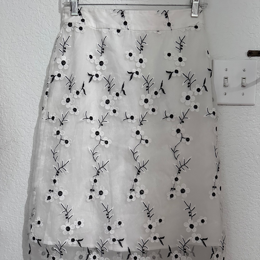 Floral embroidery skirt